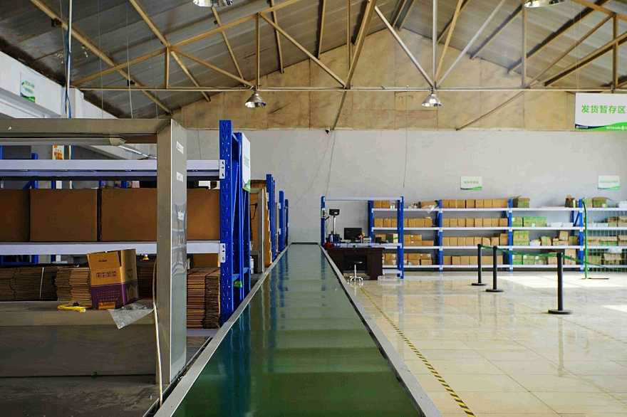 710公海寰宇AGV无人叉车运行效率高、准确性高